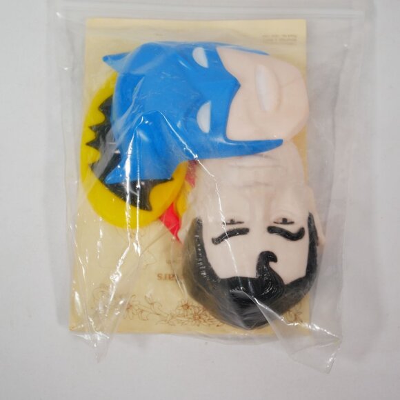 Vintage Wilton Superman or Batman Cake Pan With Decorating Instructions - Picture 4 of 5